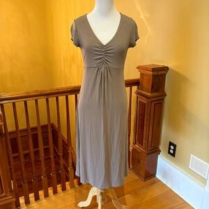 Boden Midi Dress with V-Neck and Cap Sleeves Wmn’s 6L